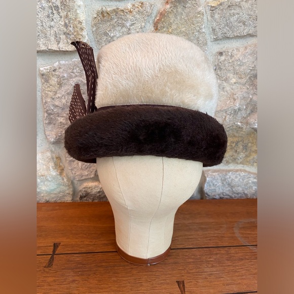 Incredible Vintage 1950s 1960s Schiaparelli Paris Rare Felt Hat - Picture 7 of 16